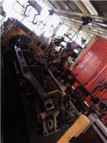 汽车底盘焊接机器人多工位工作站