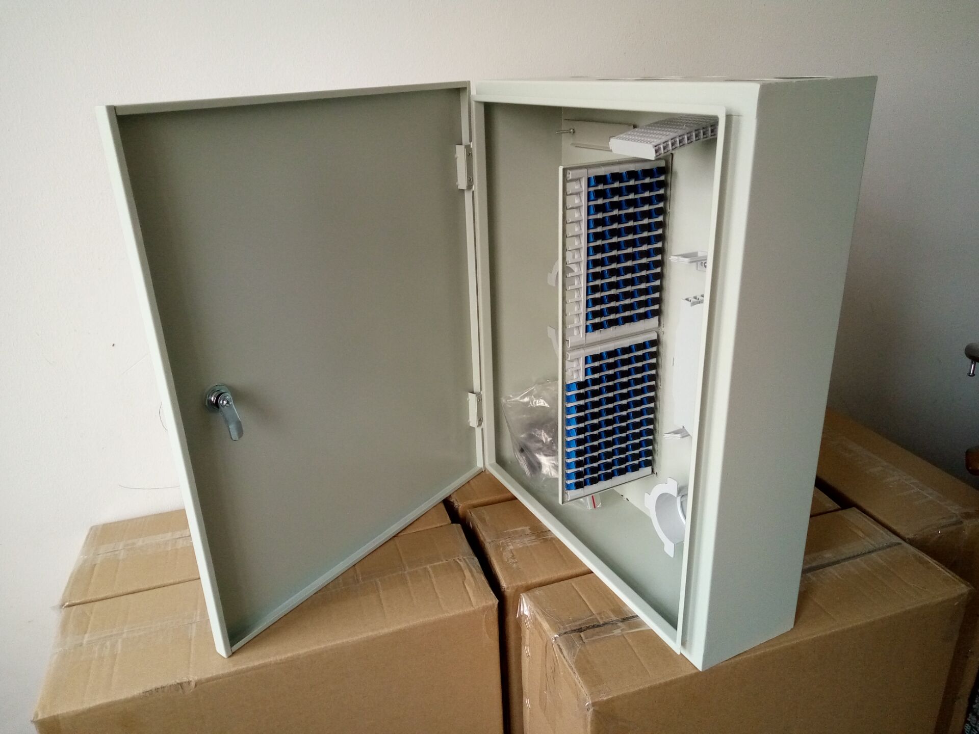 暗装48芯三网合一光纤分线箱